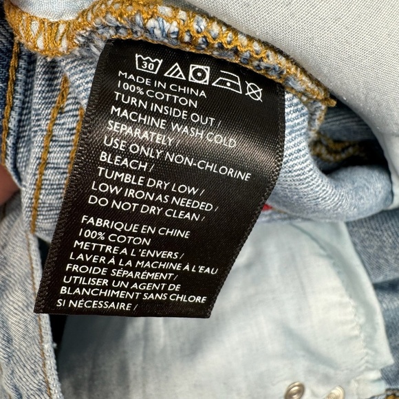 BDG Button Fly Straight Leg Distressed Jeans Women Size 28 High Rise Light Wash - Picture 6 of 14